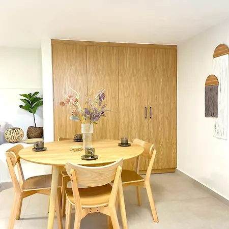 Fleria Seaside & Apts 2*