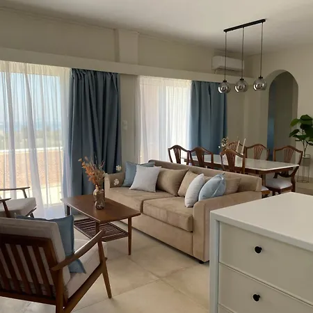 Fleria Seaside & Apts Apartmanhotel 2*