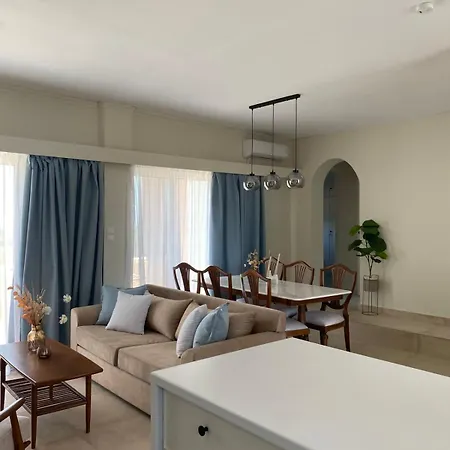 Fleria Seaside & Apts 2*
