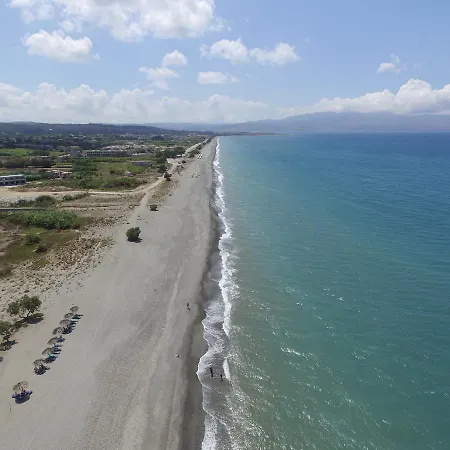 Fleria Seaside & Apts