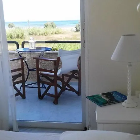 מלון דירות Fleria Seaside & Apts 2*