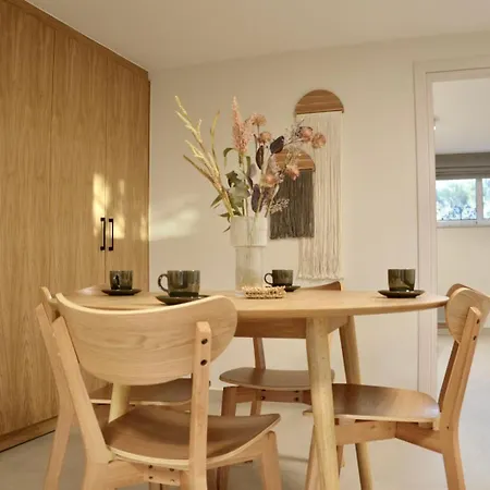 Fleria Seaside & Apts 2*